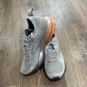 Brooks Levitate size 7.5 - Excellent Condition!